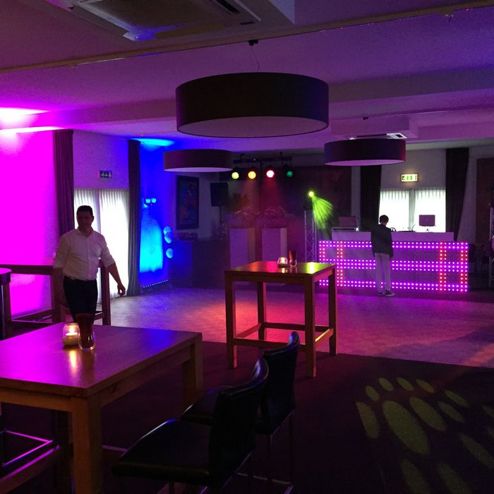 Bruiloft.dj show 2 ster sfeerpakket led dj booth Sed sgravenmoer 2